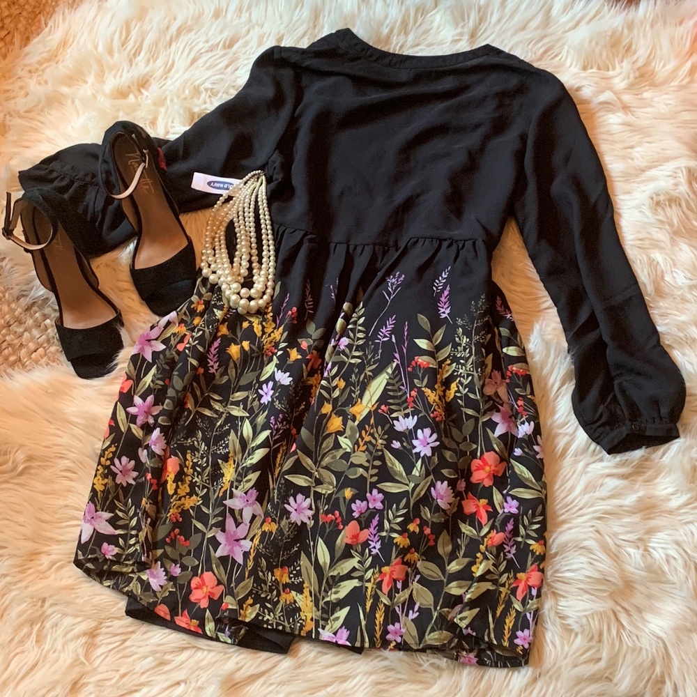 Old Navy Women's Black Dress - Picture 2 of 2